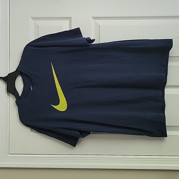 Nike Men's Shirt - Picture 1 of 10